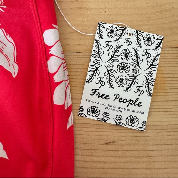 Free People Movement Tropical Floral Print Red Prairie Leggings Ankle Cutout XS - Picture 10 of 17